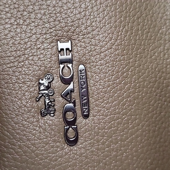 NWOT Coach Brown Pebbled Leather Shoulder Bag With Short Stap Only - Picture 8 of 13